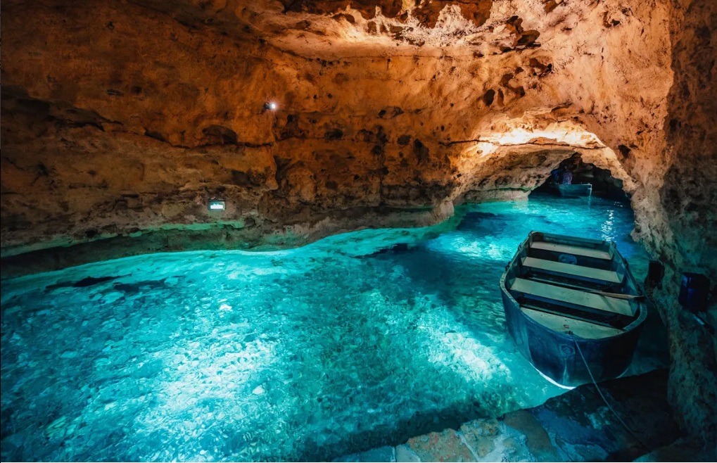Tapolcaer Seehöhle