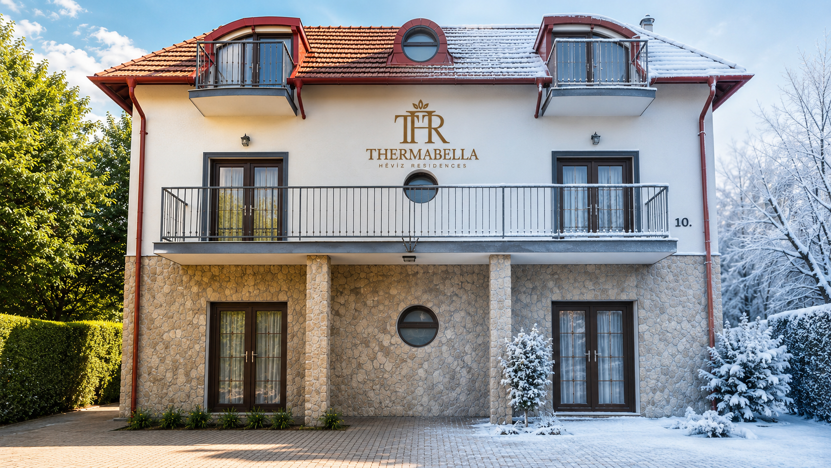 Thermabella Hévíz Residence nyári és téli környezetben